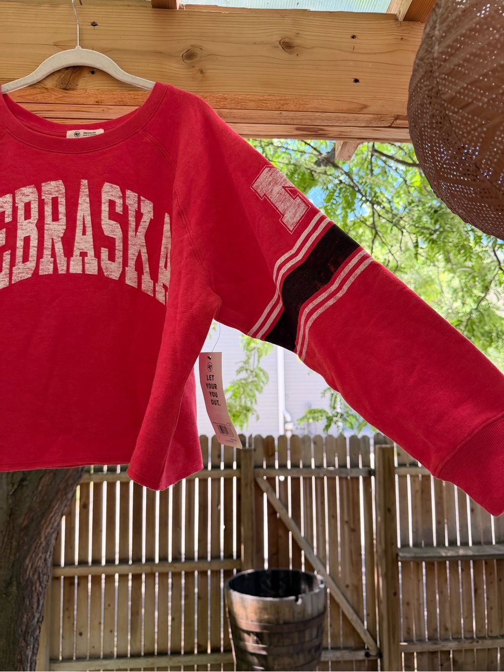 NWT Nebraska Huskers Allie Modest Raglan Long Sleeve Cropped Sweatshirt medium - Picture 3 of 15